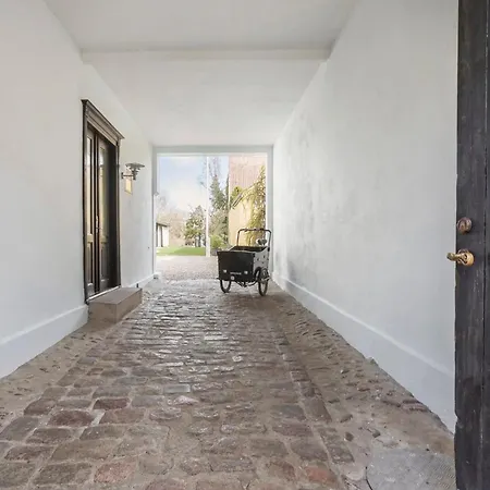 Lovely In Charming Town House * アッセンズ