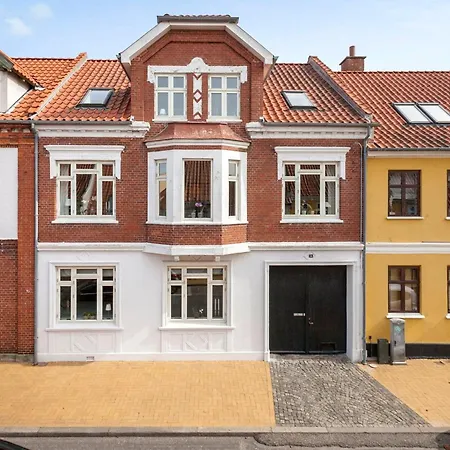 Lovely In Charming Town House Leilighet Assens