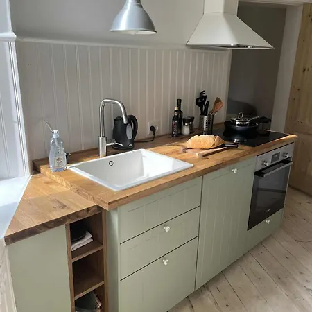 Lovely In Charming Town House *