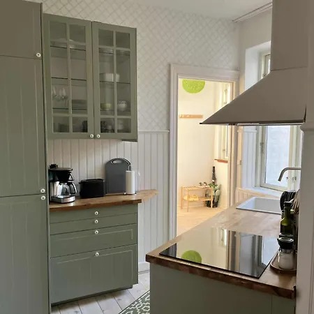 Lovely In Charming Town House