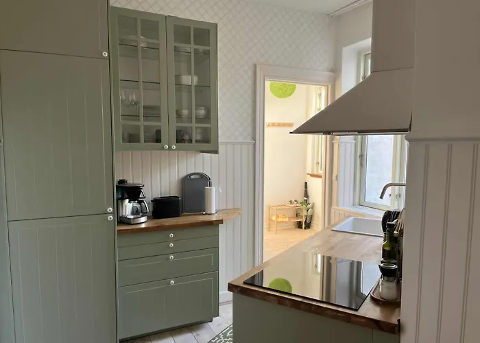 Lovely In Charming Town House